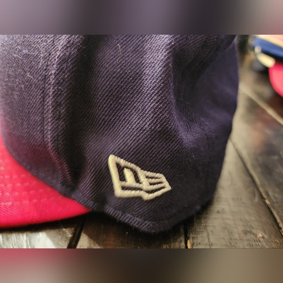 New Era Fitted Size 7 3/8 Cleveland Indians Chief Wahoo Hat - Picture 2 of 6